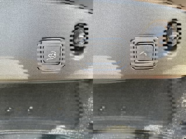 Used 2013 Jaguar XJ Base image 15