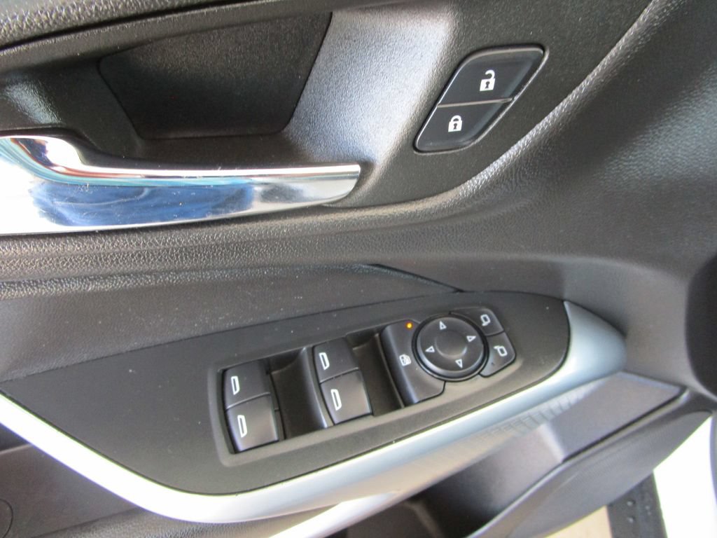 Used 2025 Chevrolet Trax LS FWD image 19
