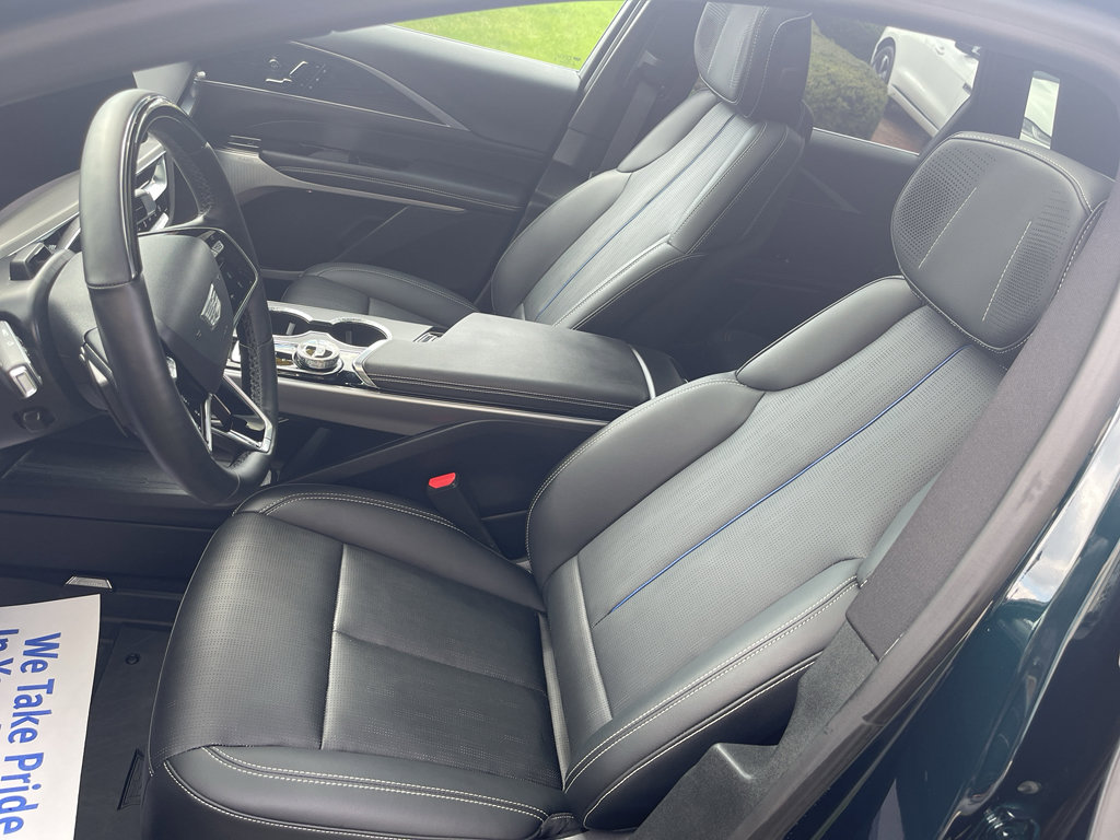 Used 2025 Cadillac Lyriq Luxury w/ LPO, Floor Liner Package AWD/4WD image 28