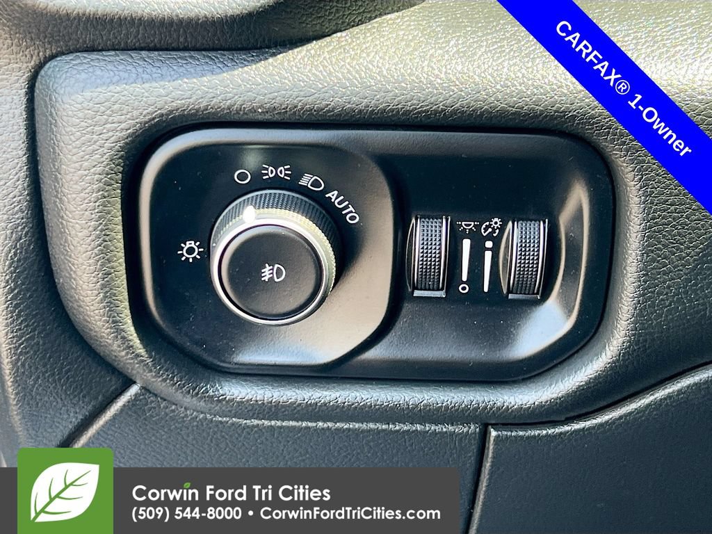 Used 2020 RAM 5500 Tradesman w/ Chrome Appearance Group AWD/4WD image 18