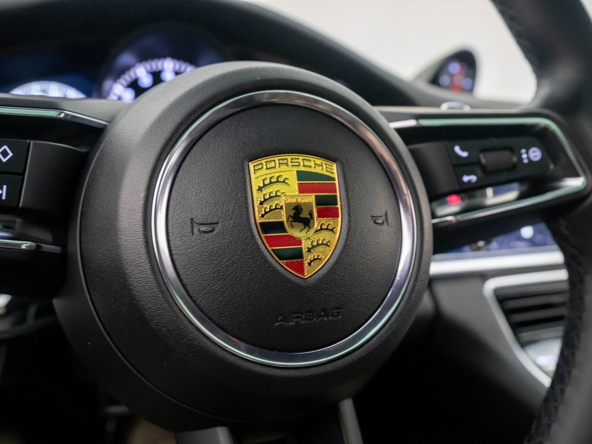Used 2022 Porsche Panamera 4S image 29