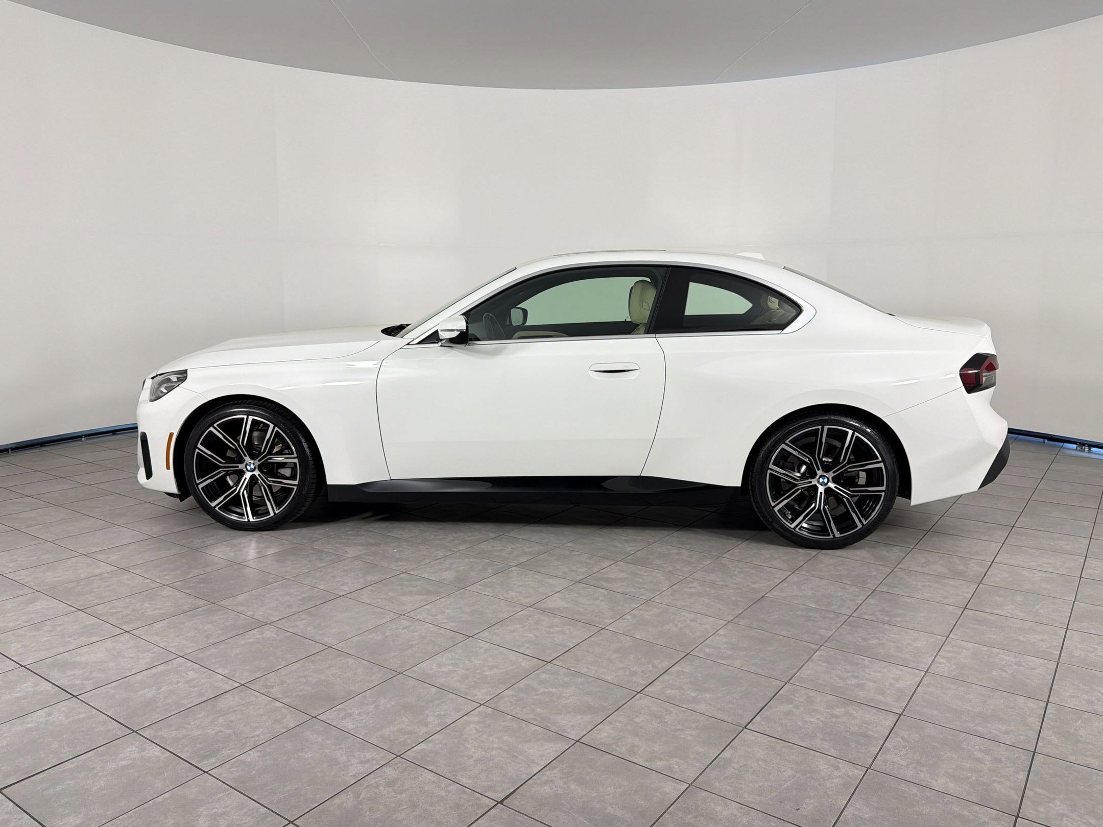 Certified 2023 BMW 230i Coupe w/ Premium Package RWD image 2