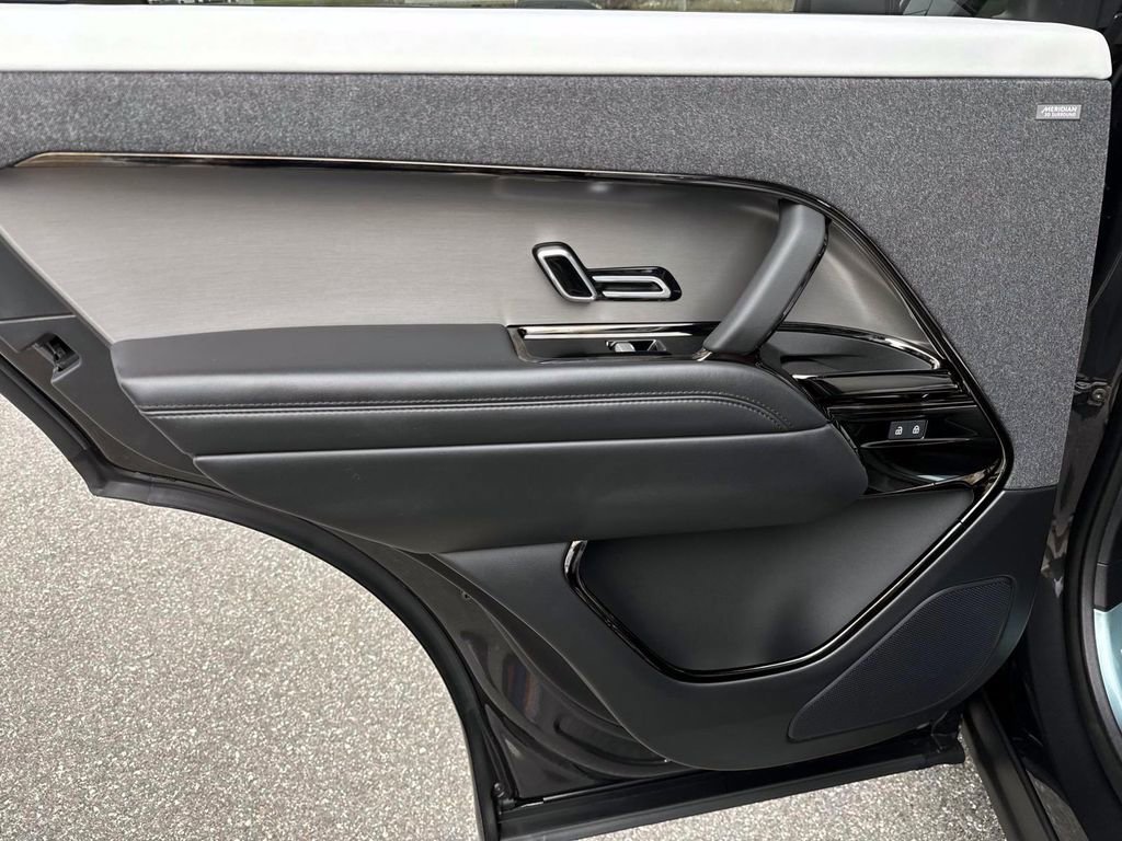 New 2026 Land Rover Range Rover Sport Dynamic SE image 12