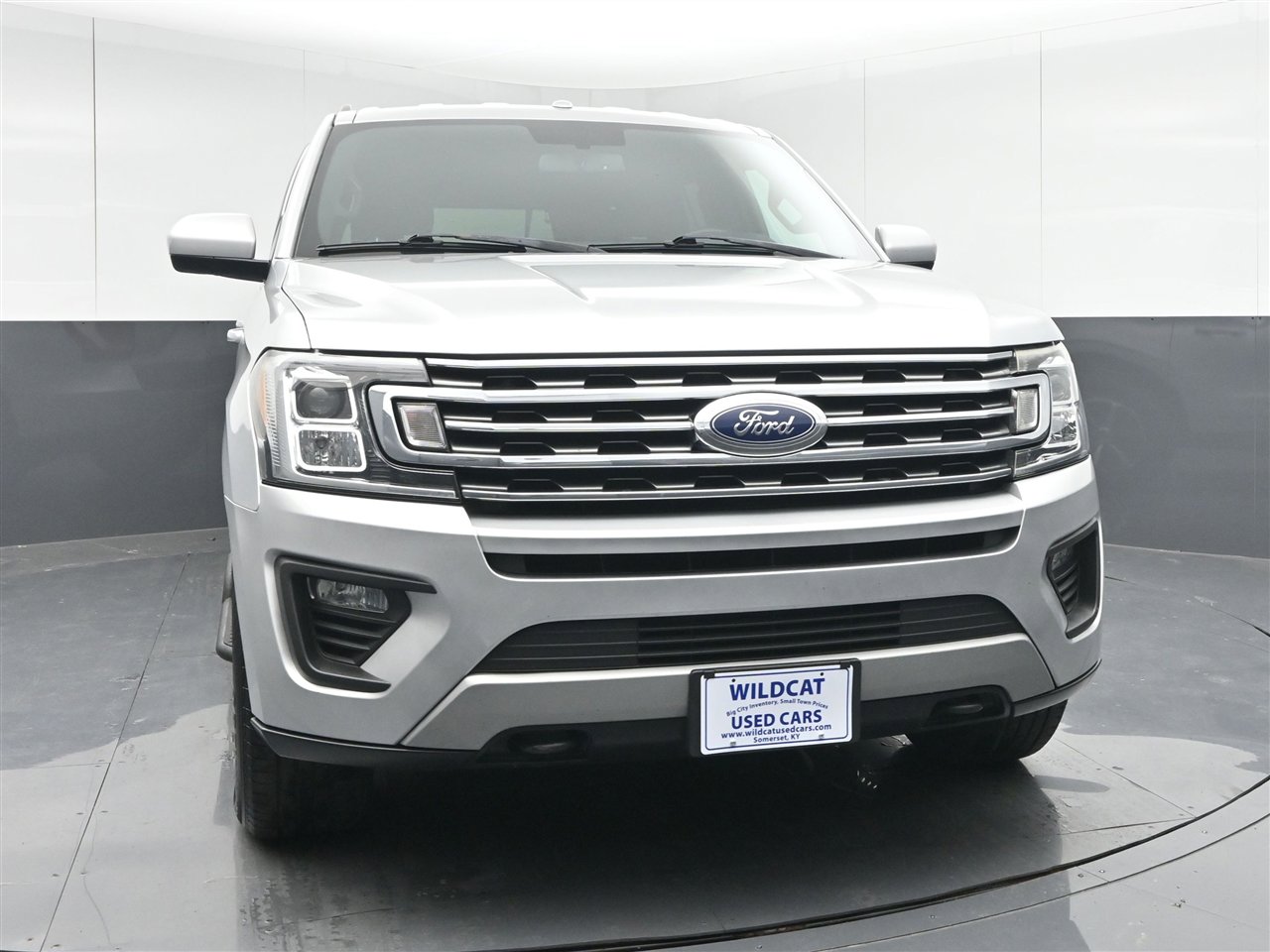 Used 2019 Ford Expedition Max XLT image 2