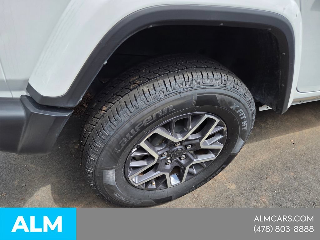 Used 2025 Jeep Wrangler Unlimited Sahara AWD/4WD image 14