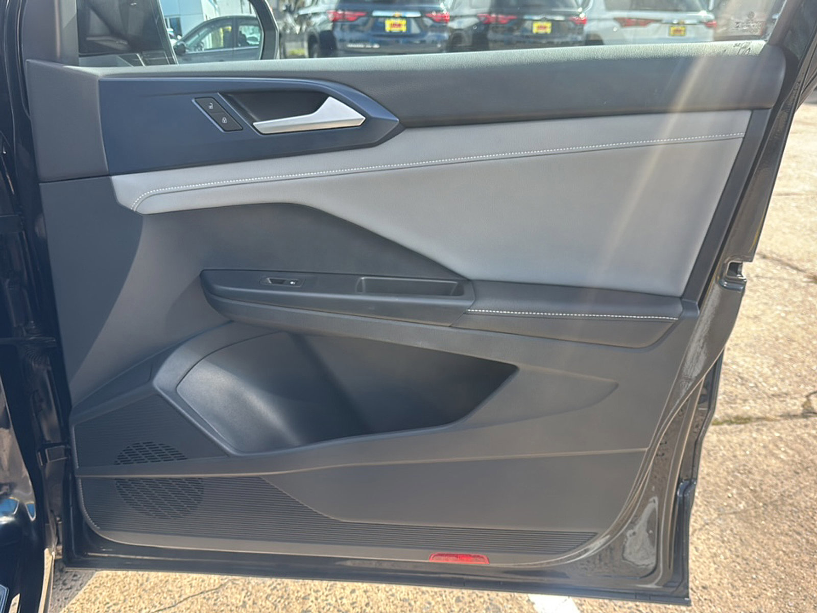 Used 2024 Volkswagen Taos SE image 15