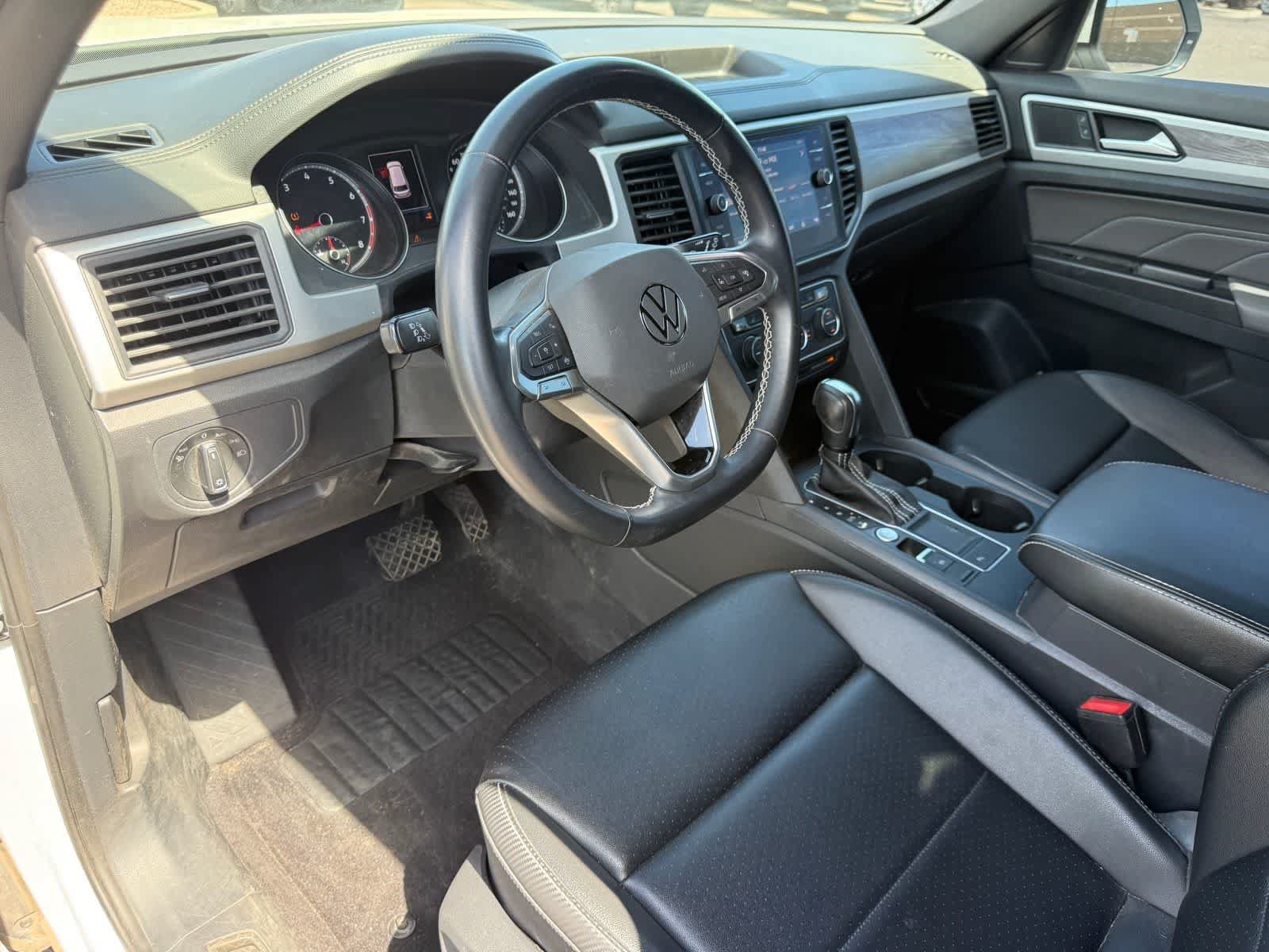 Used 2021 Volkswagen Atlas Cross Sport SE FWD image 14