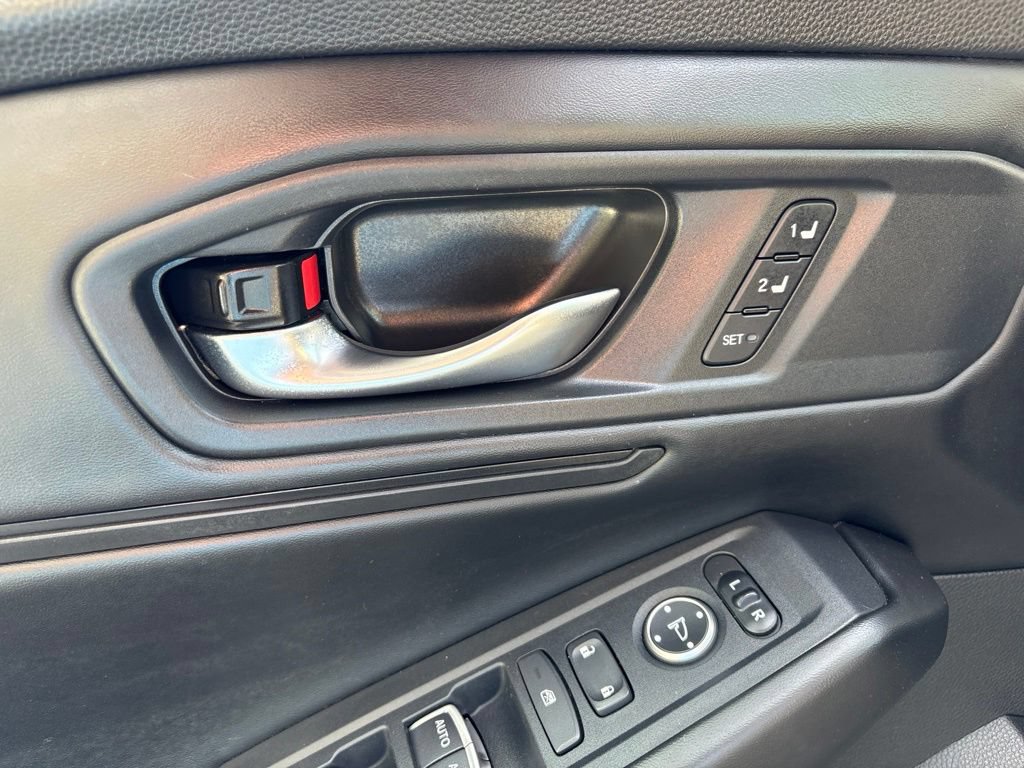 Used 2023 Honda Accord EX-L image 32