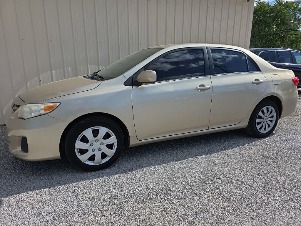 Used 2013 Toyota Corolla LE FWD image 11