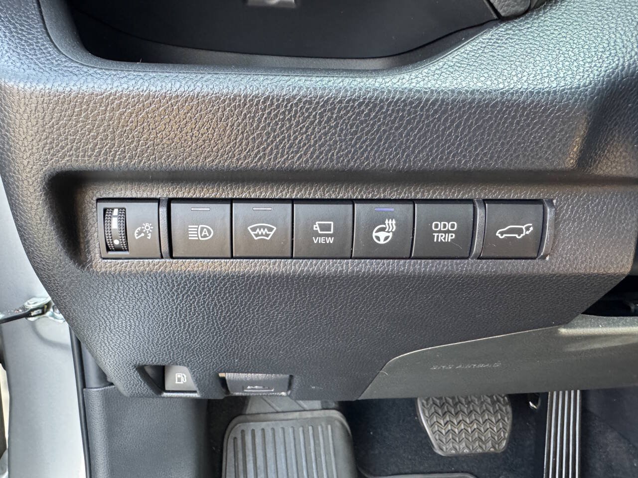 Used 2023 Toyota RAV4 XSE AWD/4WD image 15
