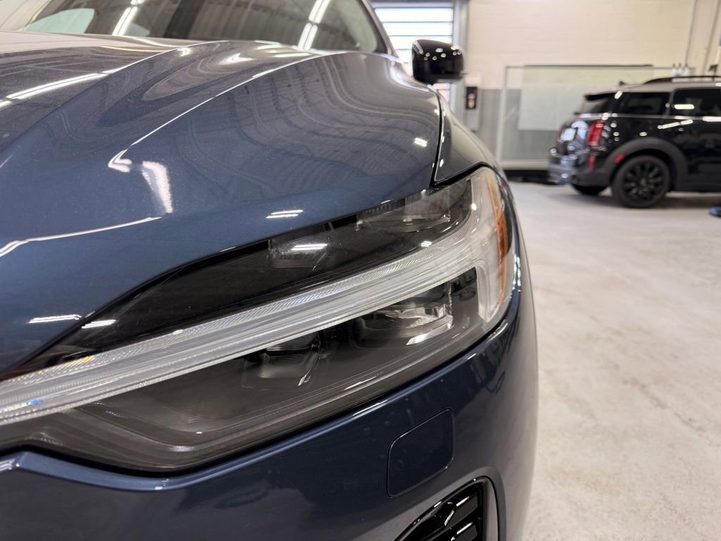 Used 2025 Volvo XC60 B5 Core w/ Climate Package image 8