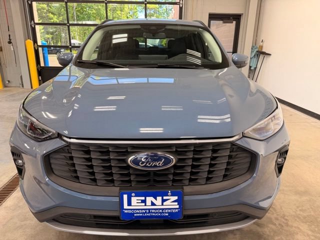 Used 2025 Ford Escape Platinum AWD/4WD image 3