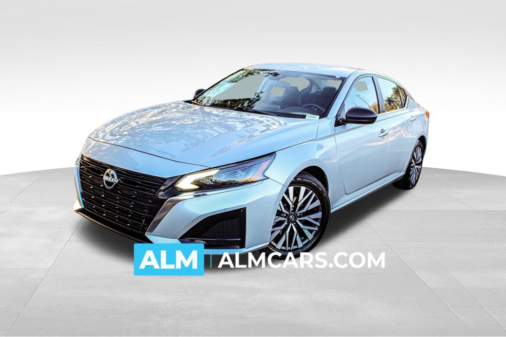 Used 2024 Nissan Altima 2.5 SV FWD image 1