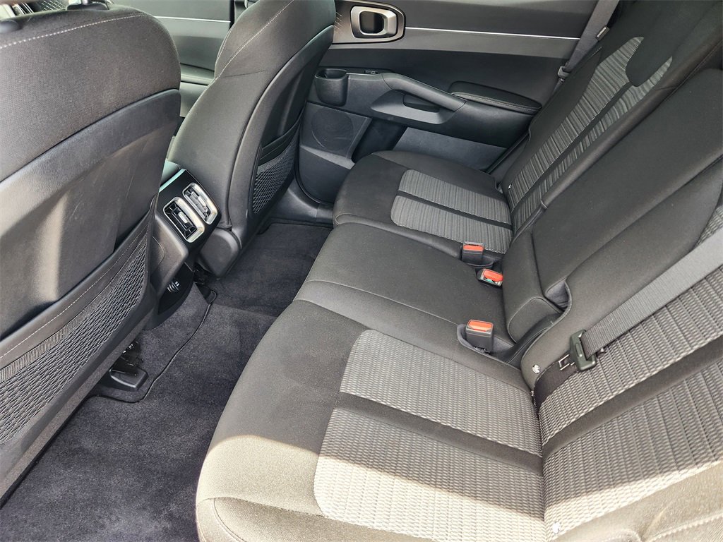 New 2025 Kia Sorento LX image 18