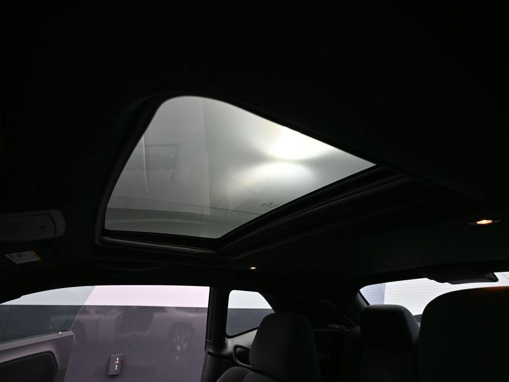 Used 2013 Dodge Challenger R/T image 23