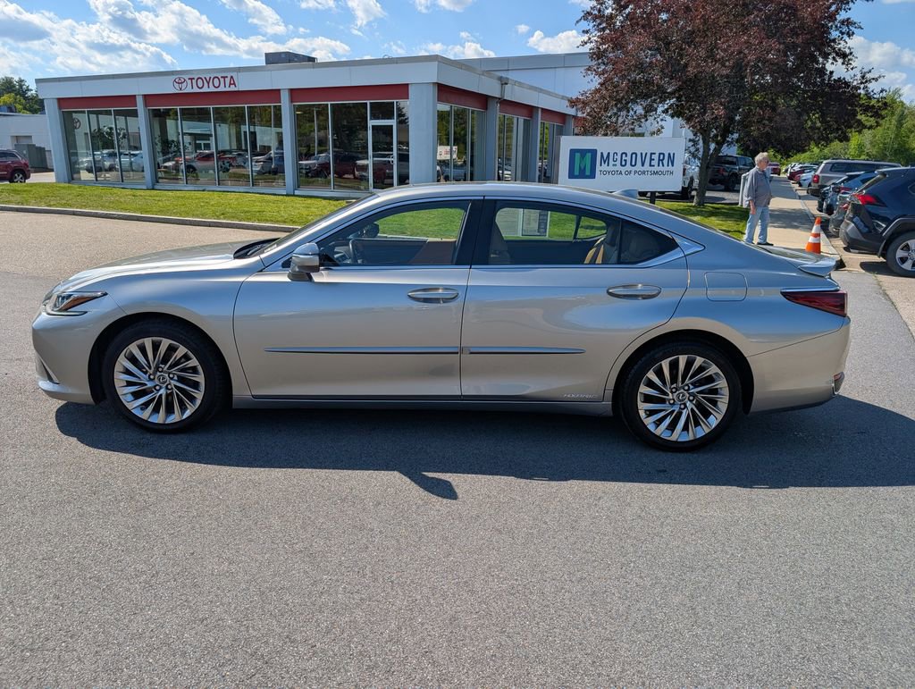 Used 2019 Lexus ES 300h FWD image 2