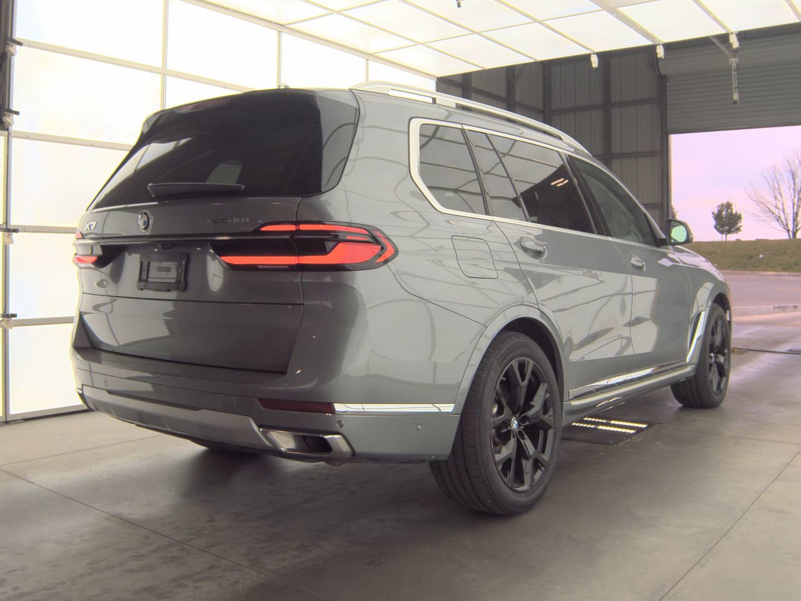 Used 2026 BMW X7 xDrive40i AWD/4WD image 4