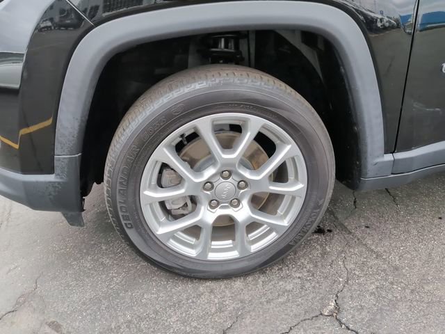 Used 2023 Jeep Compass Latitude w/ Sun and Sound Group AWD/4WD image 12