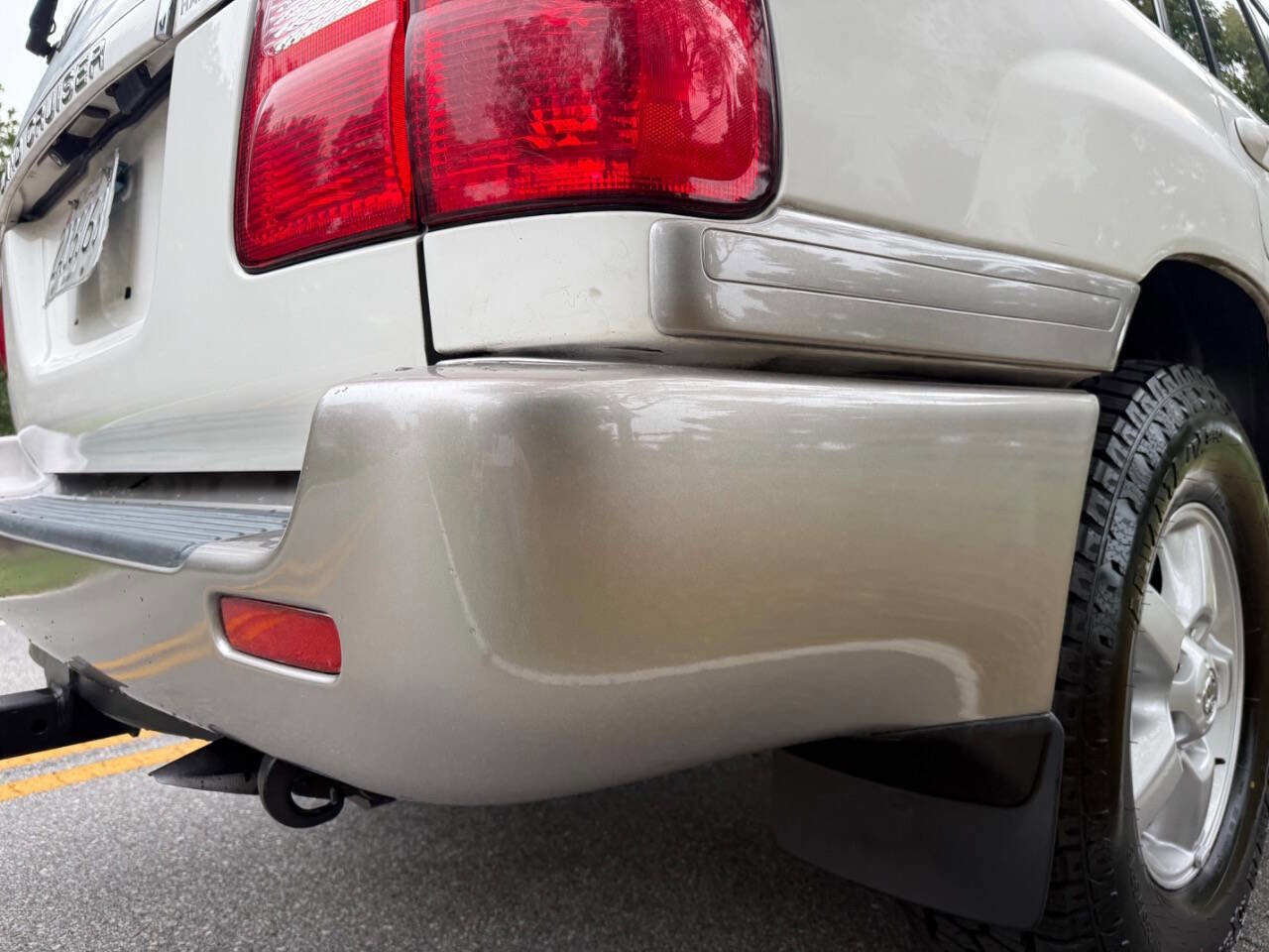 Used 2004 Toyota Land Cruiser image 25