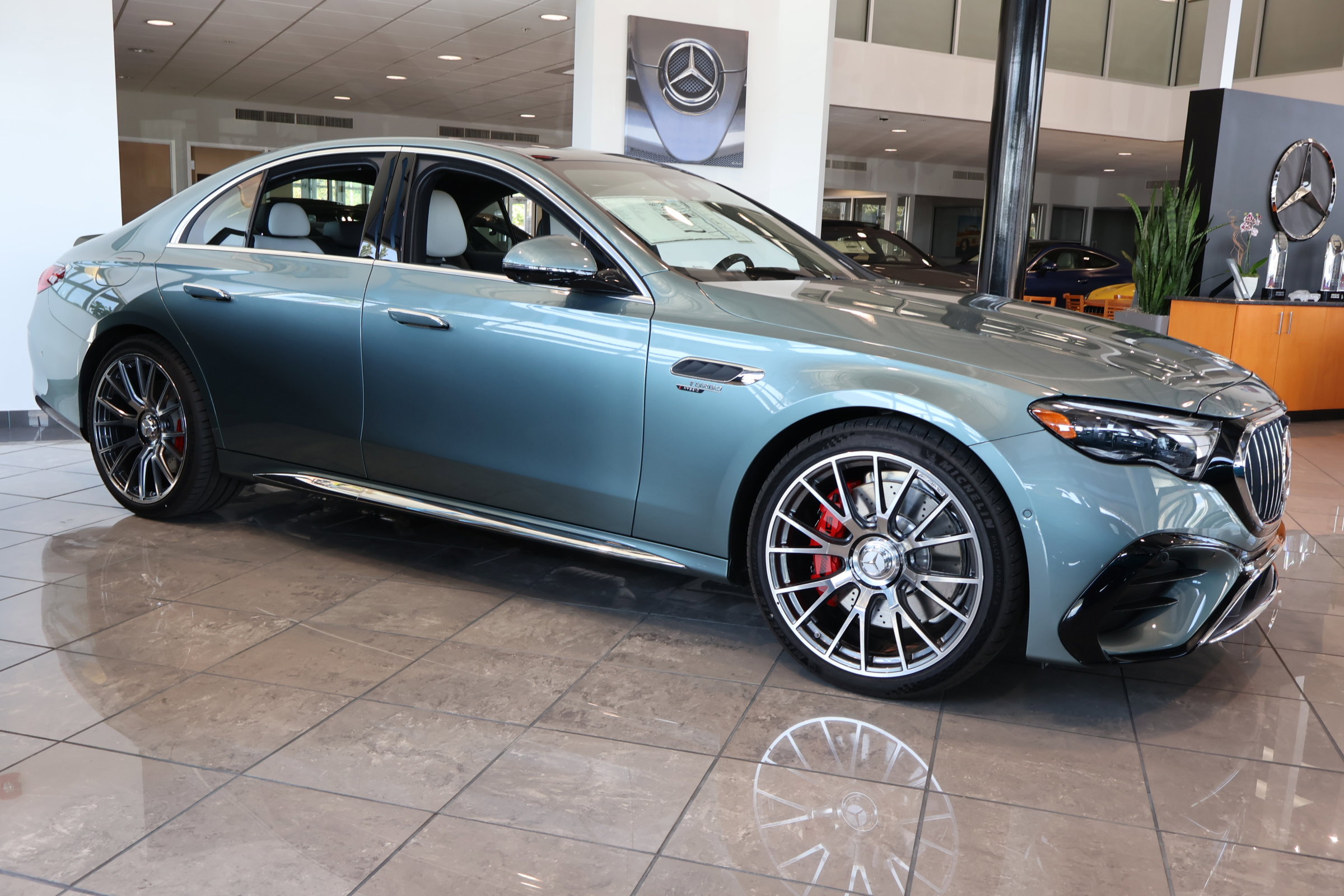New 2026 Mercedes-Benz E 53 AMG e 4MATIC Sedan image 6