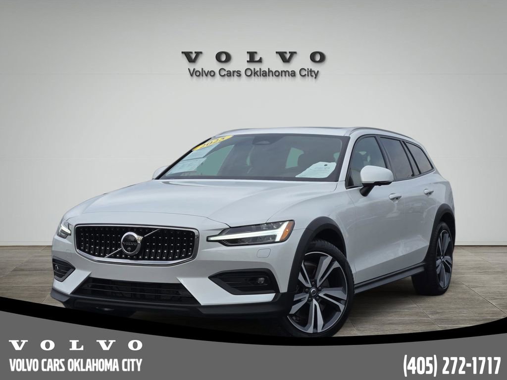 Certified 2025 Volvo V60 B5 Cross Country Plus image 1
