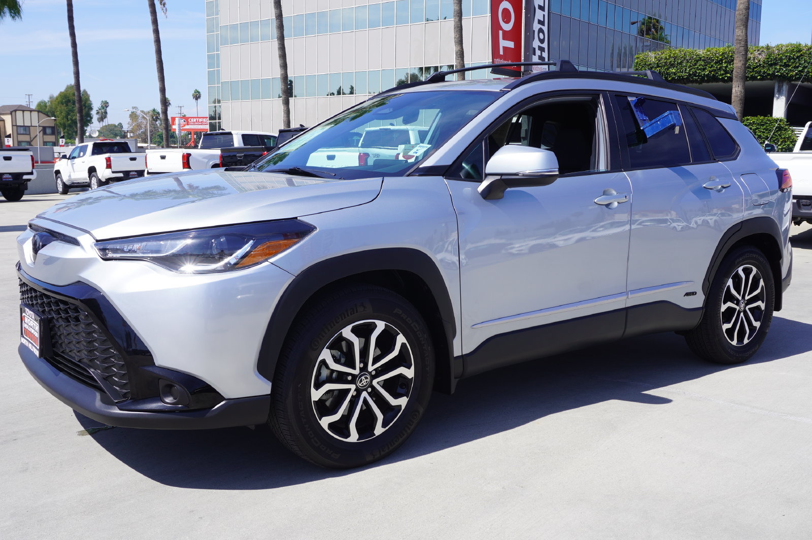 Certified 2024 Toyota Corolla Cross AWD Hybrid w/ Moonroof Package image 4