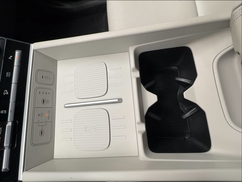 Used 2025 Hyundai Santa Fe Limited FWD image 49