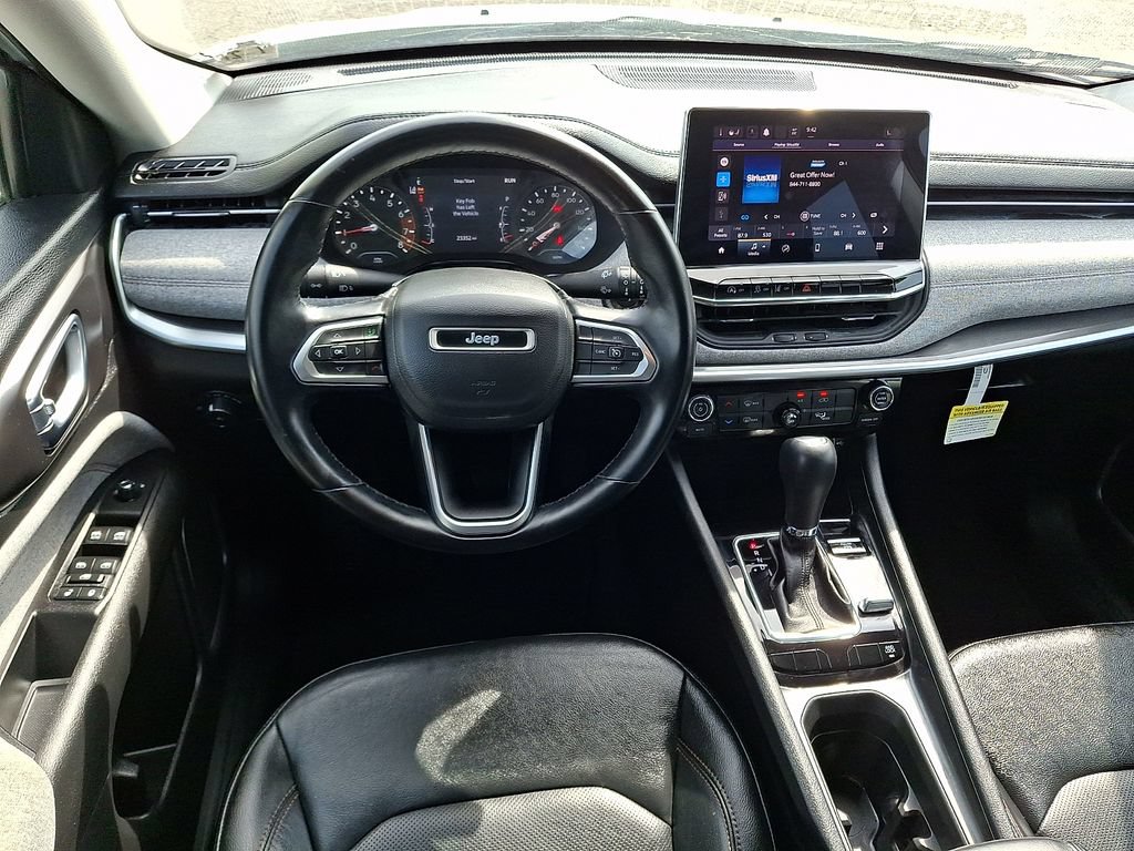 Used 2022 Jeep Compass Latitude AWD/4WD image 2