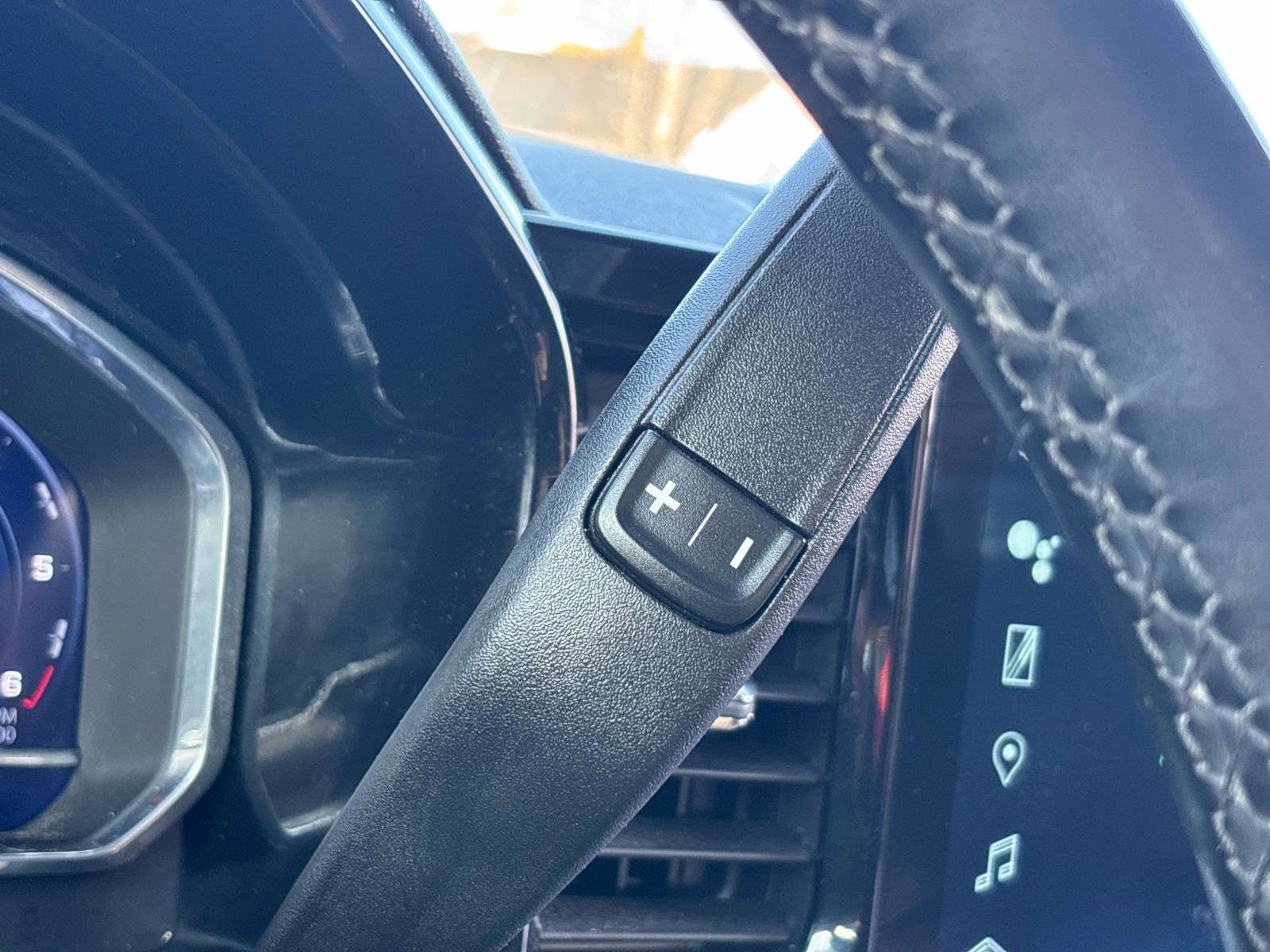 Used 2023 Chevrolet Silverado 1500 LT image 24
