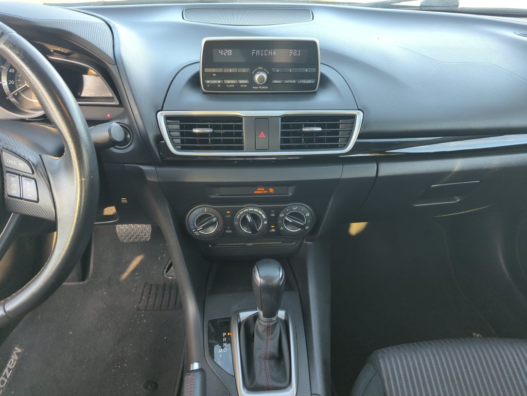 Used 2014 MAZDA MAZDA3 i Touring w/ Moonroof Package 1 FWD image 25