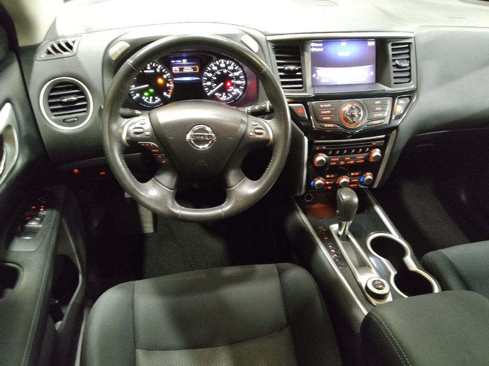 Used 2017 Nissan Pathfinder SV AWD/4WD image 22