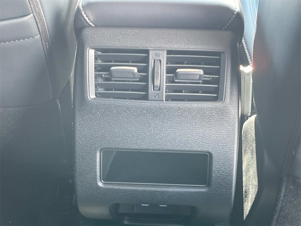 New 2025 Mitsubishi Outlander SE image 19