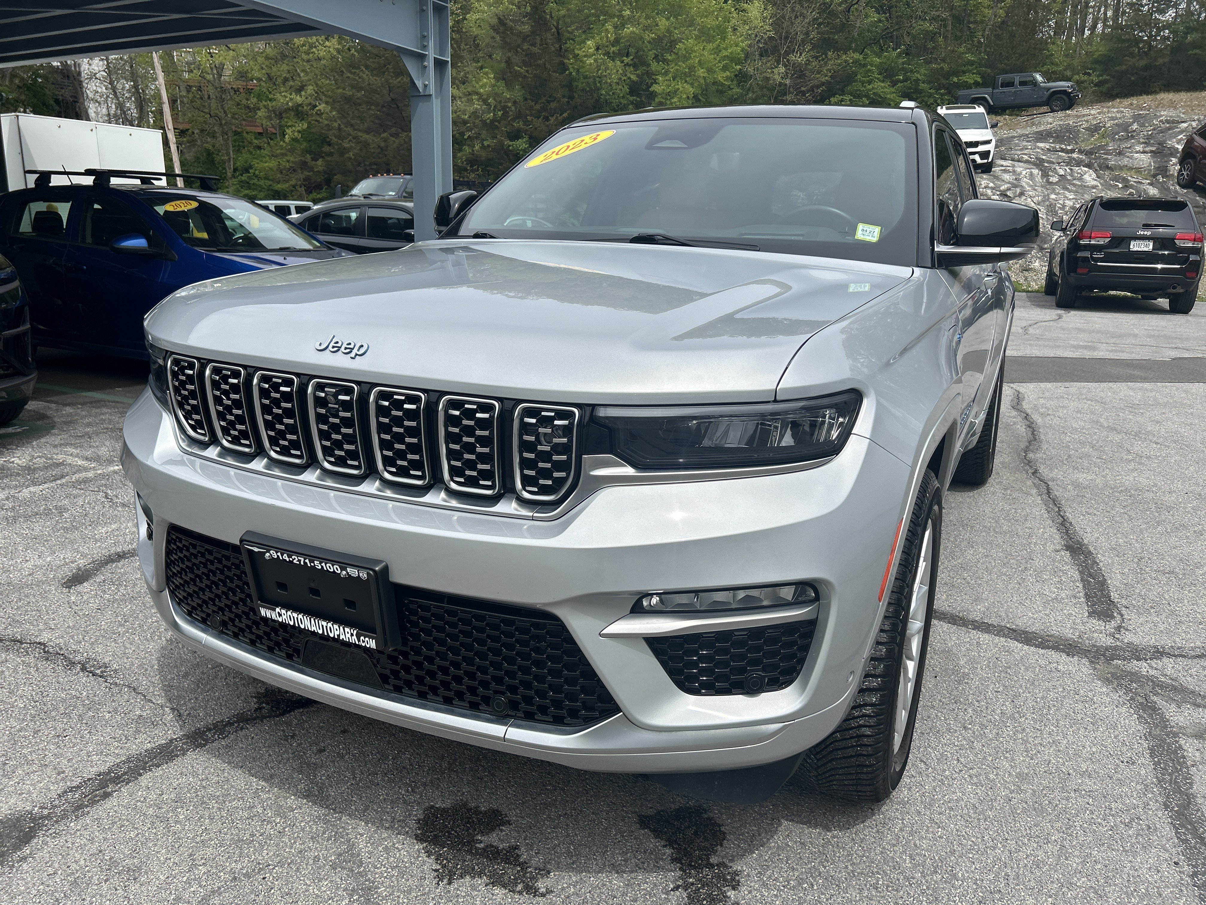 Certified 2023 Jeep Grand Cherokee Summit w/ Advanced Protech Group IV AWD/4WD image 2