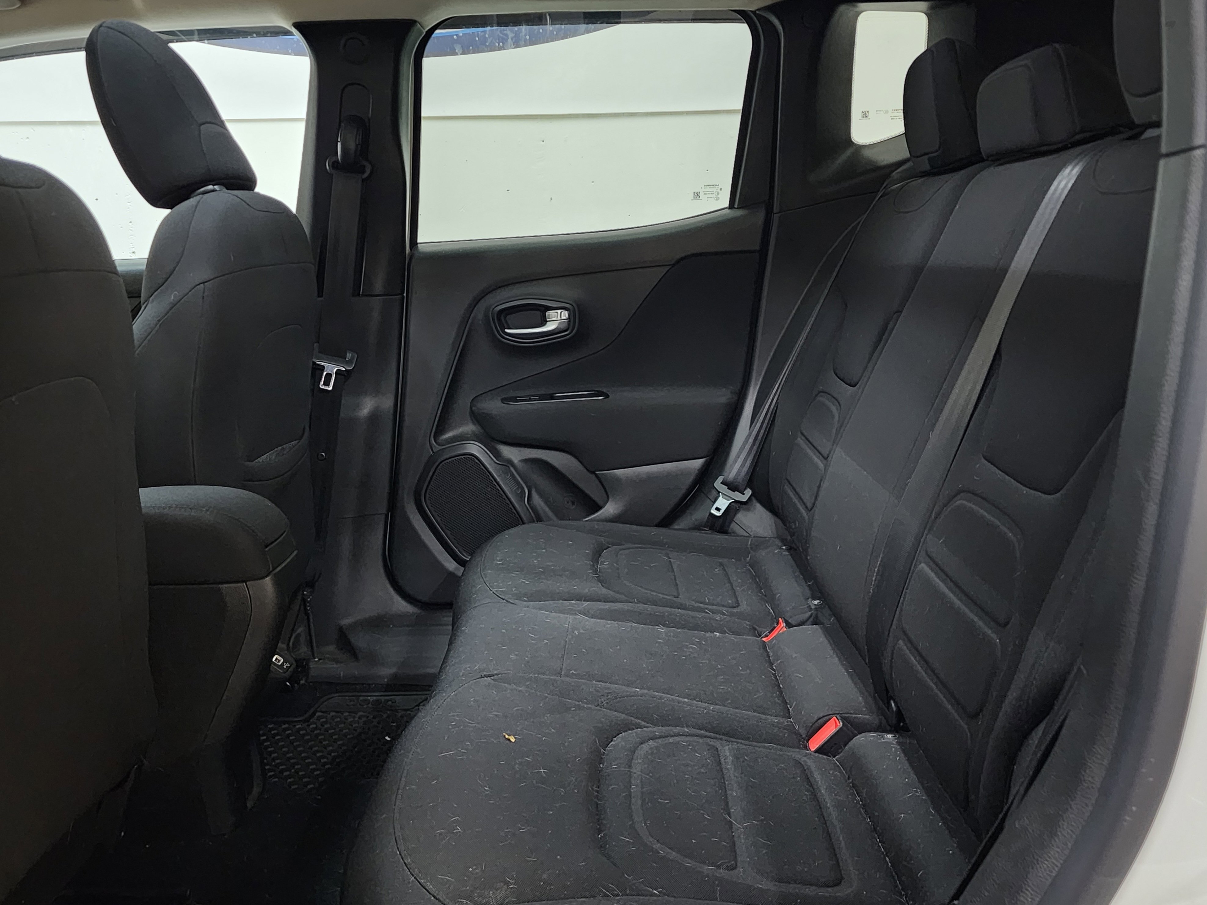 Used 2020 Jeep Renegade Latitude w/ UConnect 8.4 Nav Group FWD image 17
