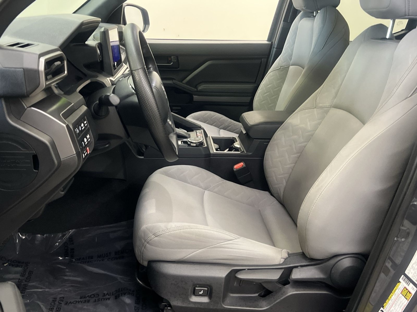 Used 2024 Toyota Tacoma SR5 AWD/4WD image 12