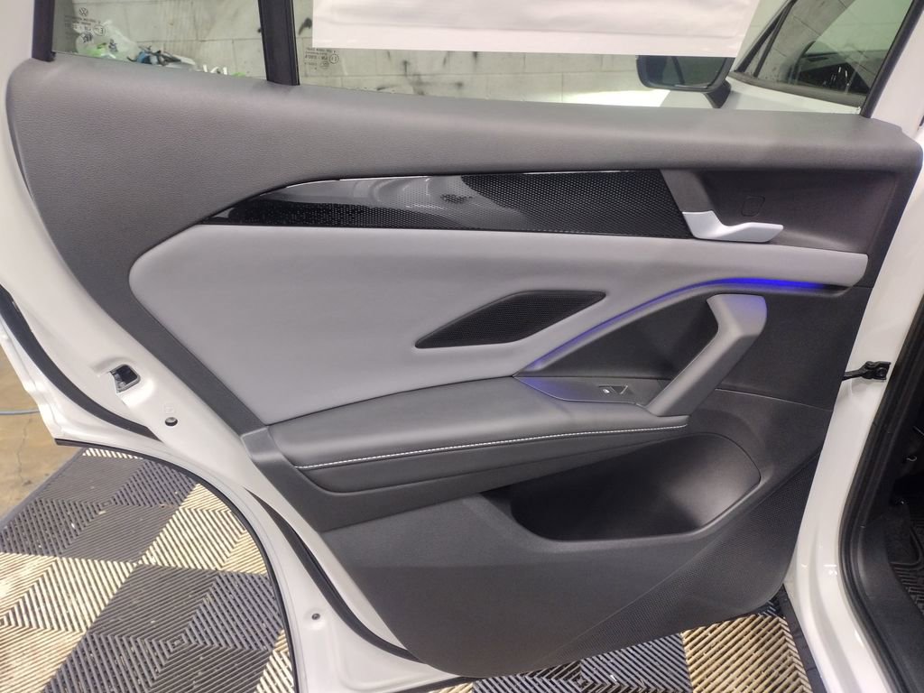 New 2026 Volkswagen Tiguan SE image 30