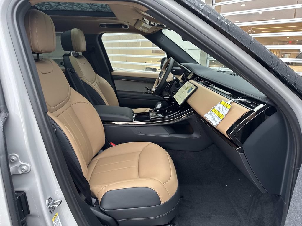 New 2026 Land Rover Range Rover Sport Dynamic SE AWD/4WD image 9