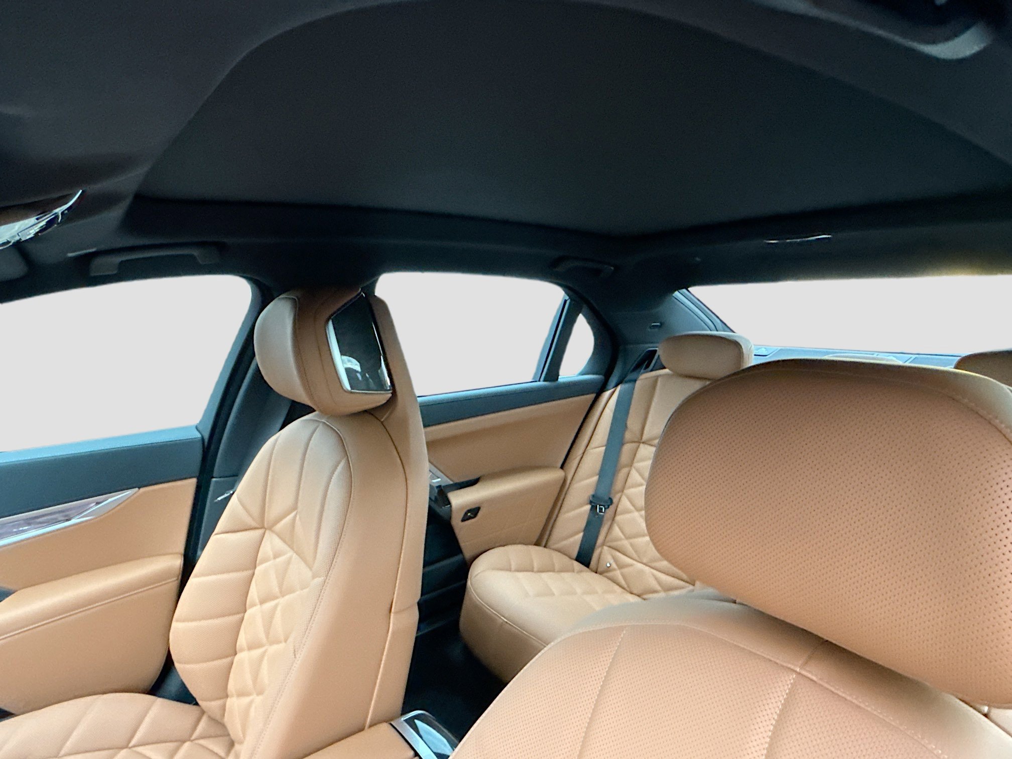 New 2026 BMW 740i xDrive w/ Premium Package image 26