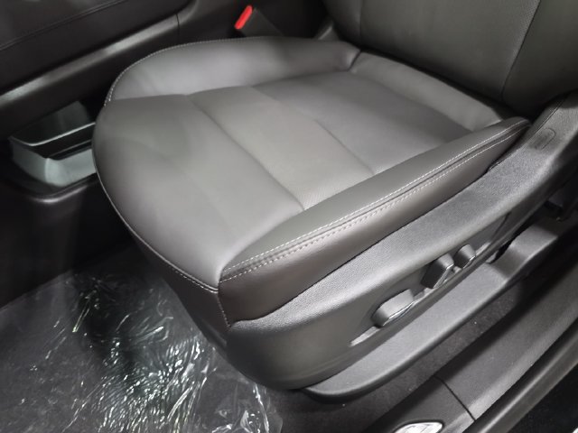 New 2026 Cadillac XT5 Premium Luxury w/ Driver Assist Package AWD/4WD image 25