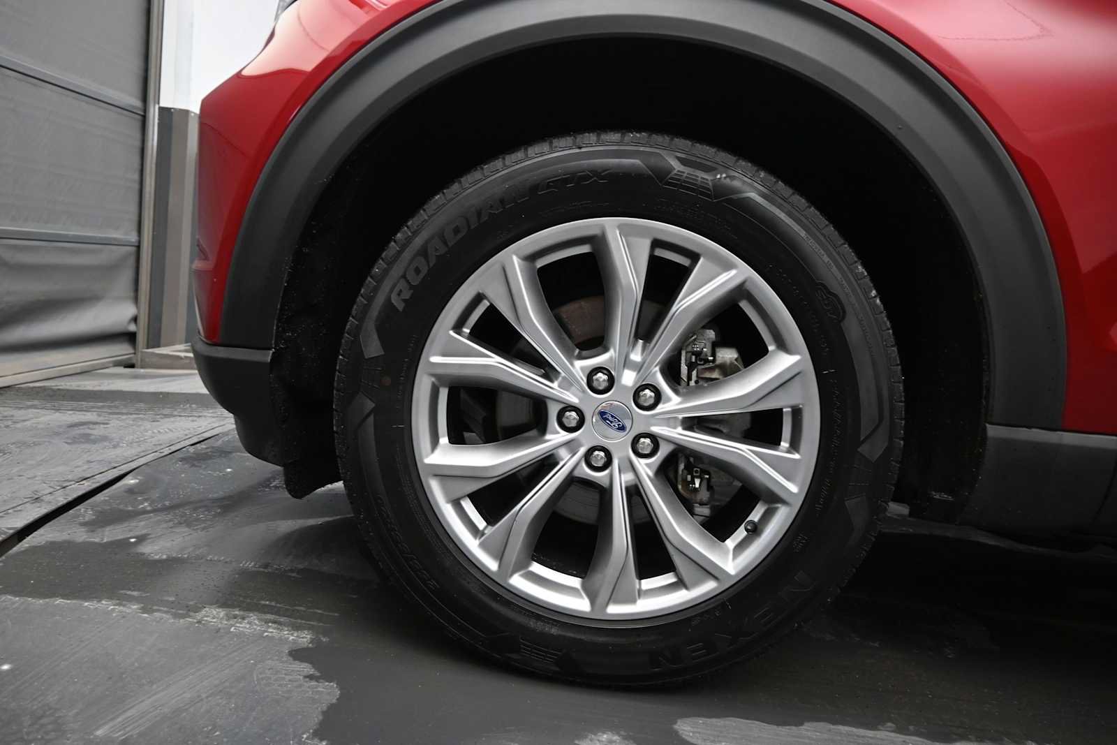 Used 2020 Ford Explorer XLT w/ Equipment Group 202A AWD/4WD image 10