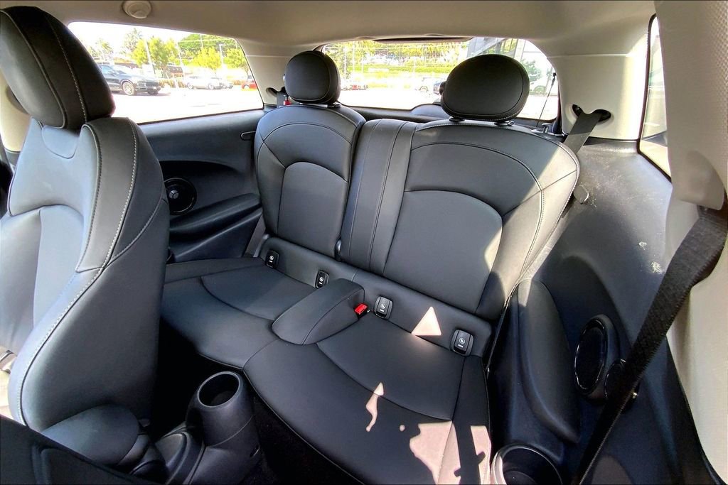 Certified 2024 MINI Cooper SE image 27