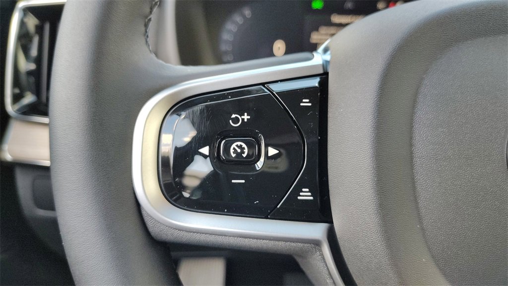 New 2026 Volvo XC90 B6 Plus image 15