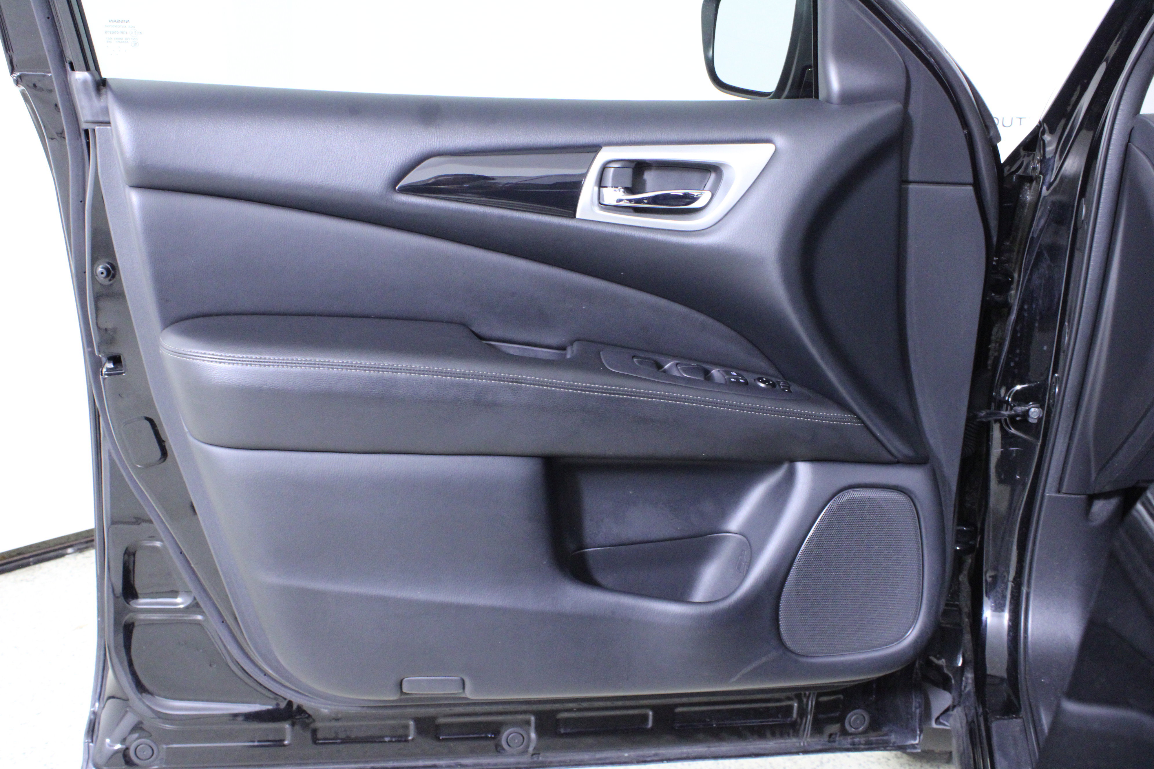 Used 2020 Nissan Pathfinder S image 19