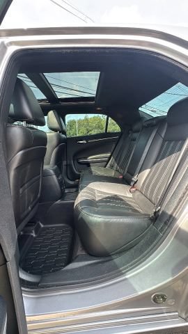 Used 2018 Chrysler 300 S w/ 300S Premium Group RWD image 15