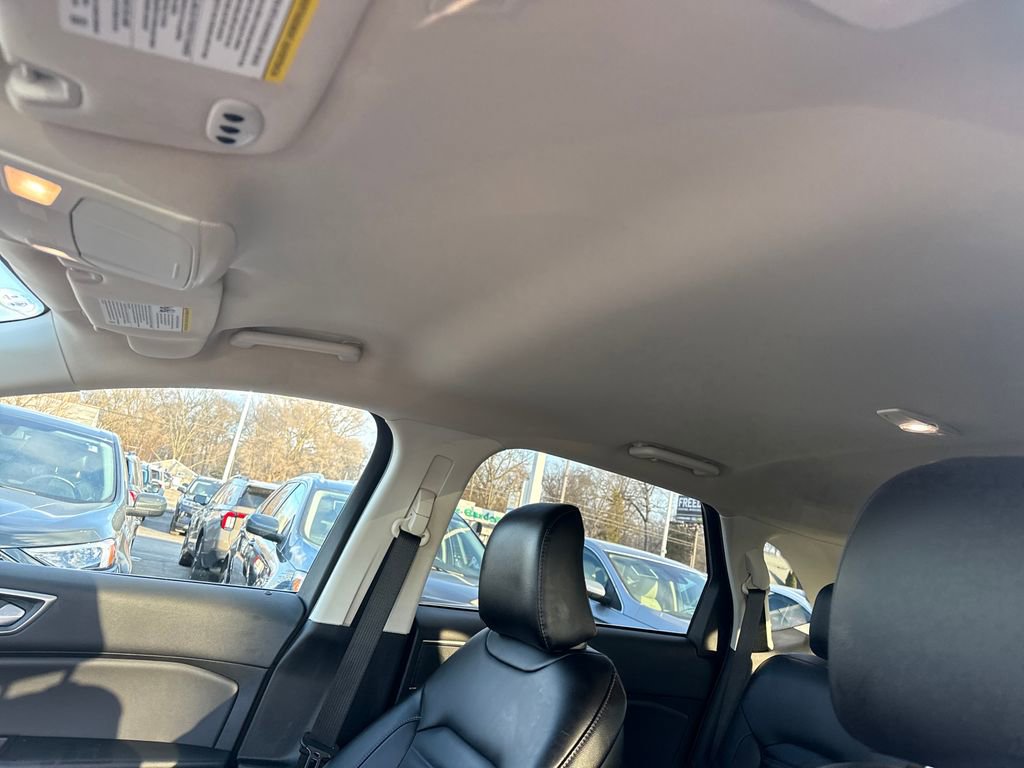 Used 2024 Ford Edge SEL w/ Convenience Package image 25