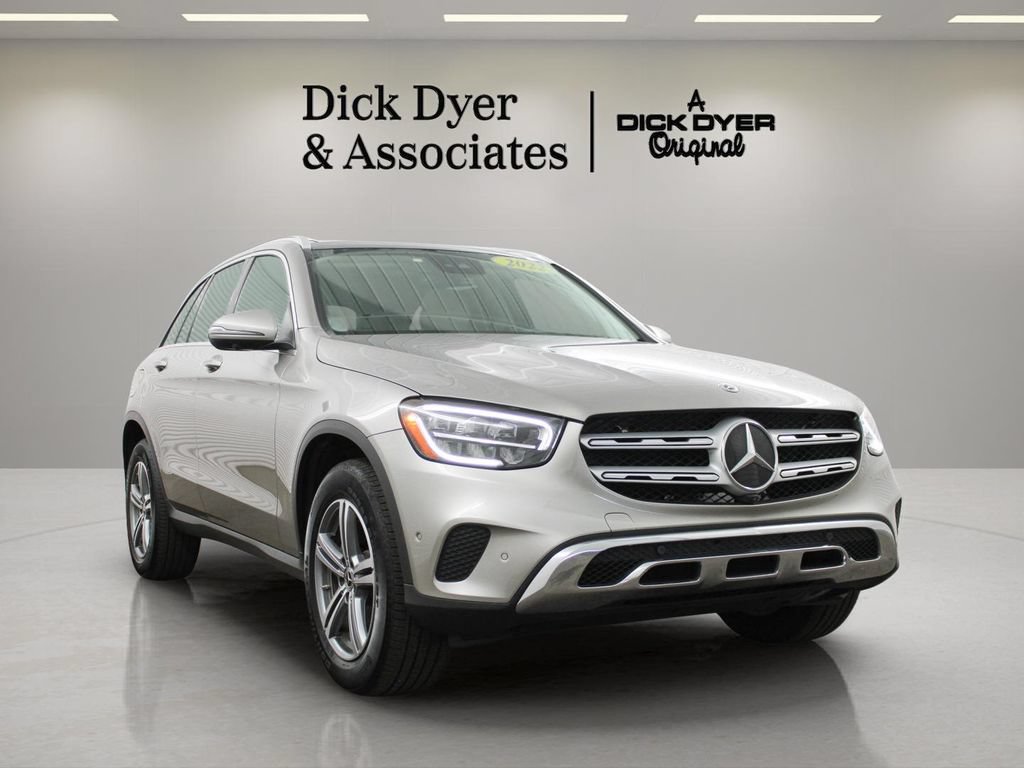 Used 2022 Mercedes-Benz GLC 300 image 3