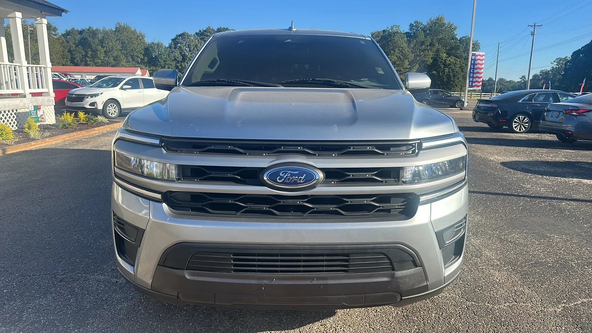 Used 2022 Ford Expedition Max XLT image 2