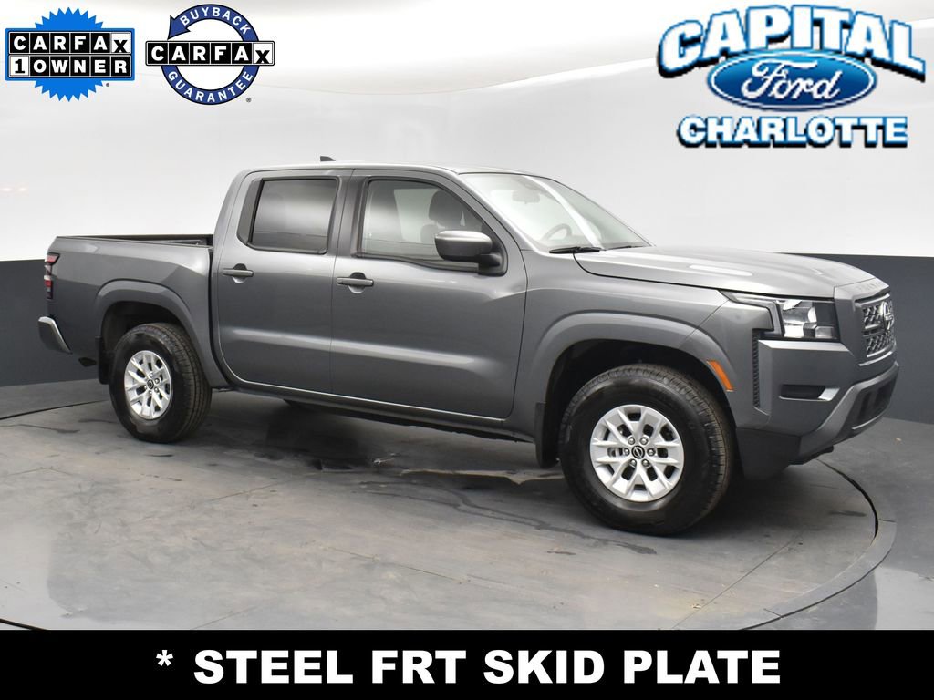 Used 2024 Nissan Frontier SV image 3