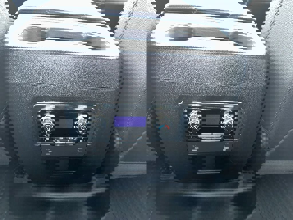 Used 2022 GMC Yukon XL Denali image 23