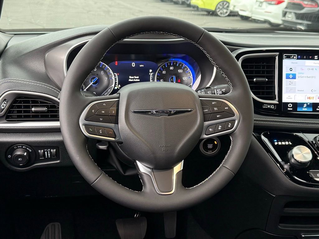 New 2026 Chrysler Pacifica Select image 29